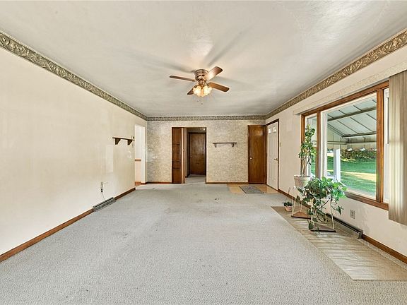 4th image of 217 Horsemans Rd