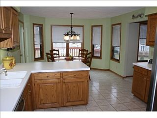 5th image of 1118 Brook Hill Close
