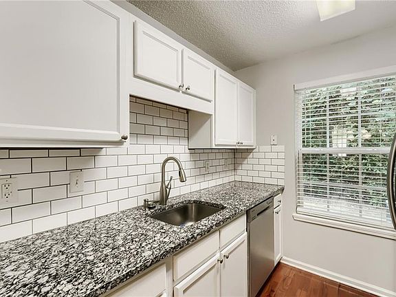 5th image of 6218 Queen Meadow Dr SE