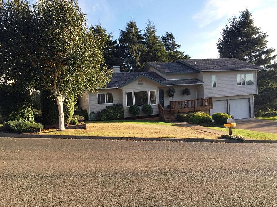 1st image of 1265 NE Lakewood Dr