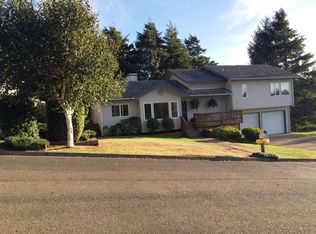 1265 NE Lakewood Dr, Newport, OR 97365