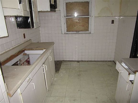 4th image of 8264 Cloverlawn St