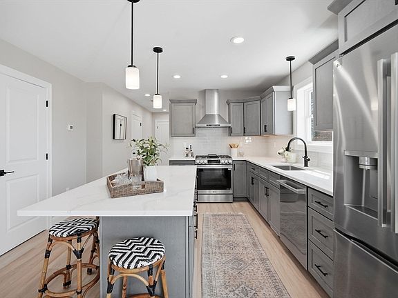 5th image of 212 Montgomery Rd