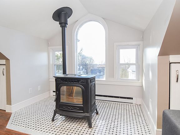 4th image of 349 Beacon St #D