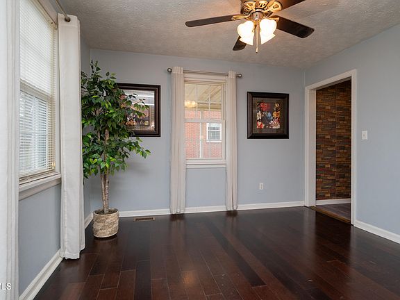 5th image of 813 Fairmont Ave