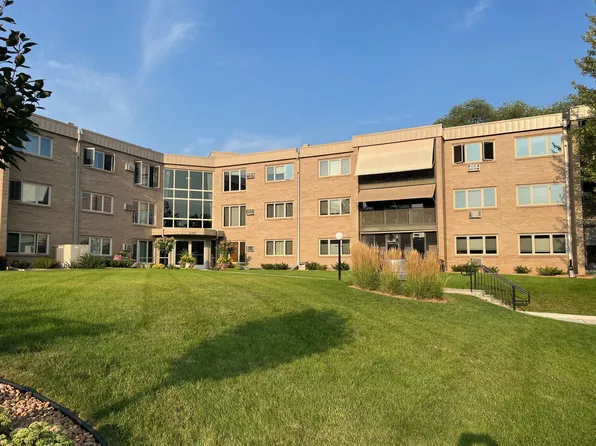 4350 Brookside Ct APT 304, Edina, MN 55436