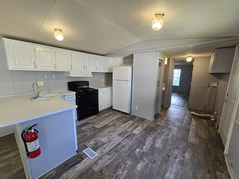 700 W Ridgeway Ave #111 — Photo 8