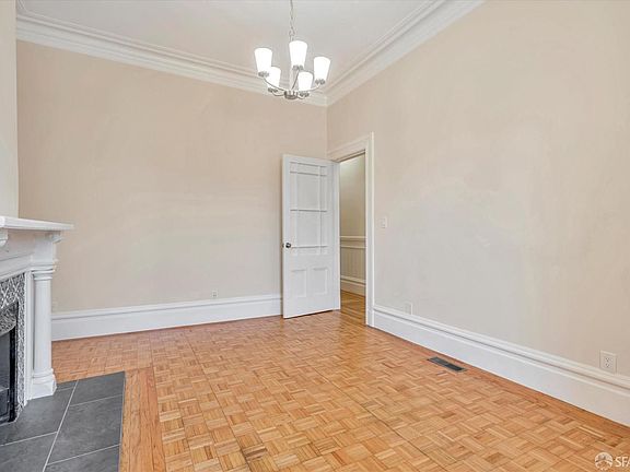 5th image of 537 Baker St
