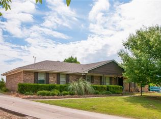 318 Crownover Rd, Waxahachie, TX 75167