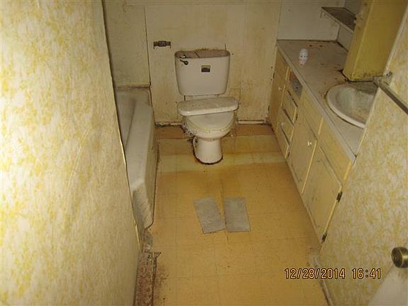 4th image of 215 Brookside Ave