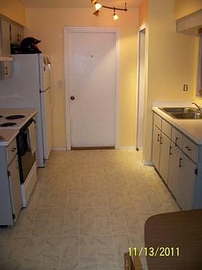 3rd image of 114 W Pearl St