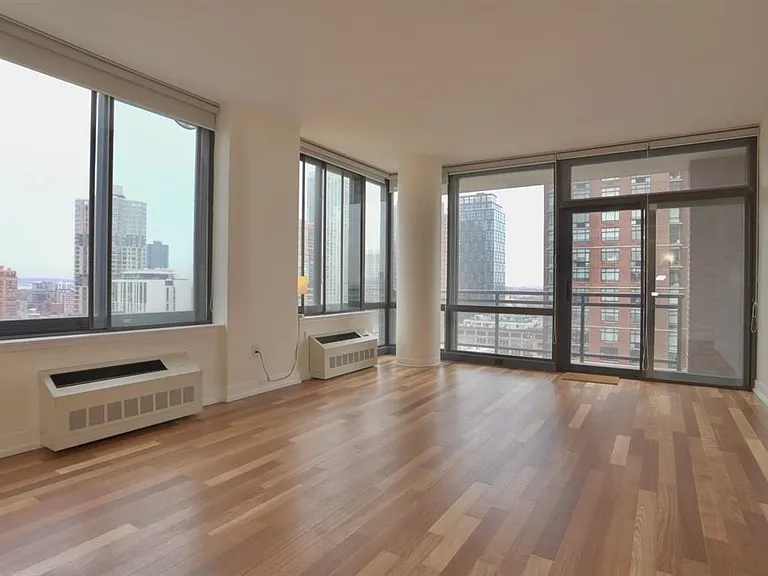 389 Washington St #20A — Photo 11