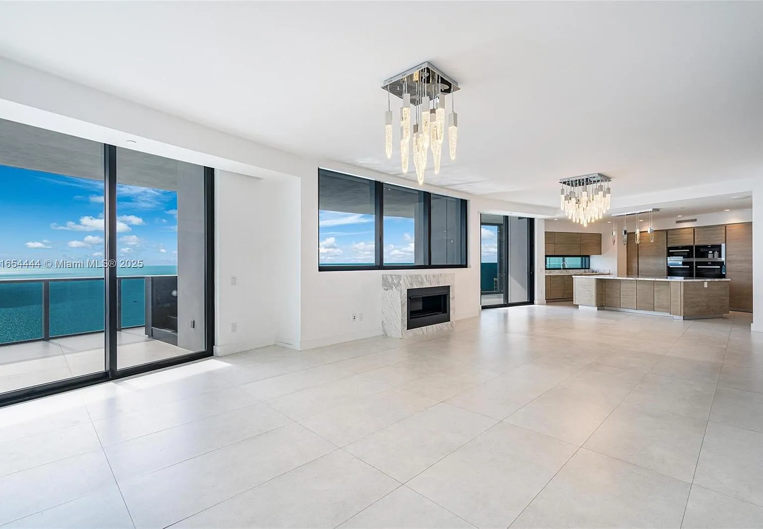18555 Collins Avenue Cond — Photo 4