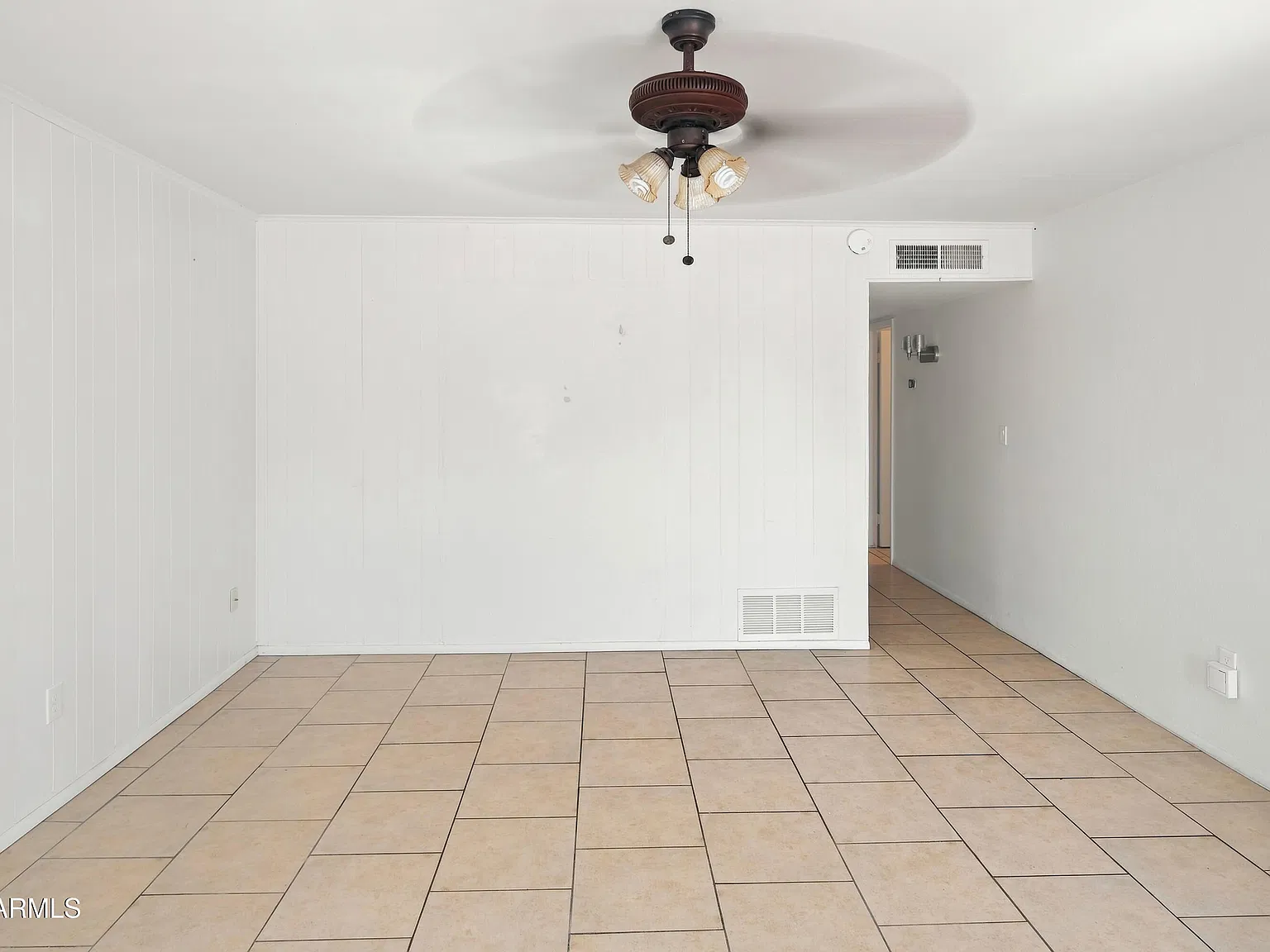 3 bed, 2.0 bath, 1092 sqft, $2,200 — Photo 2