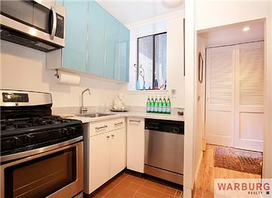 Sold by Warburg | media 1