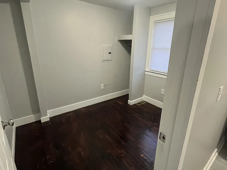 15 1/2 Elm St #1 — Photo 6