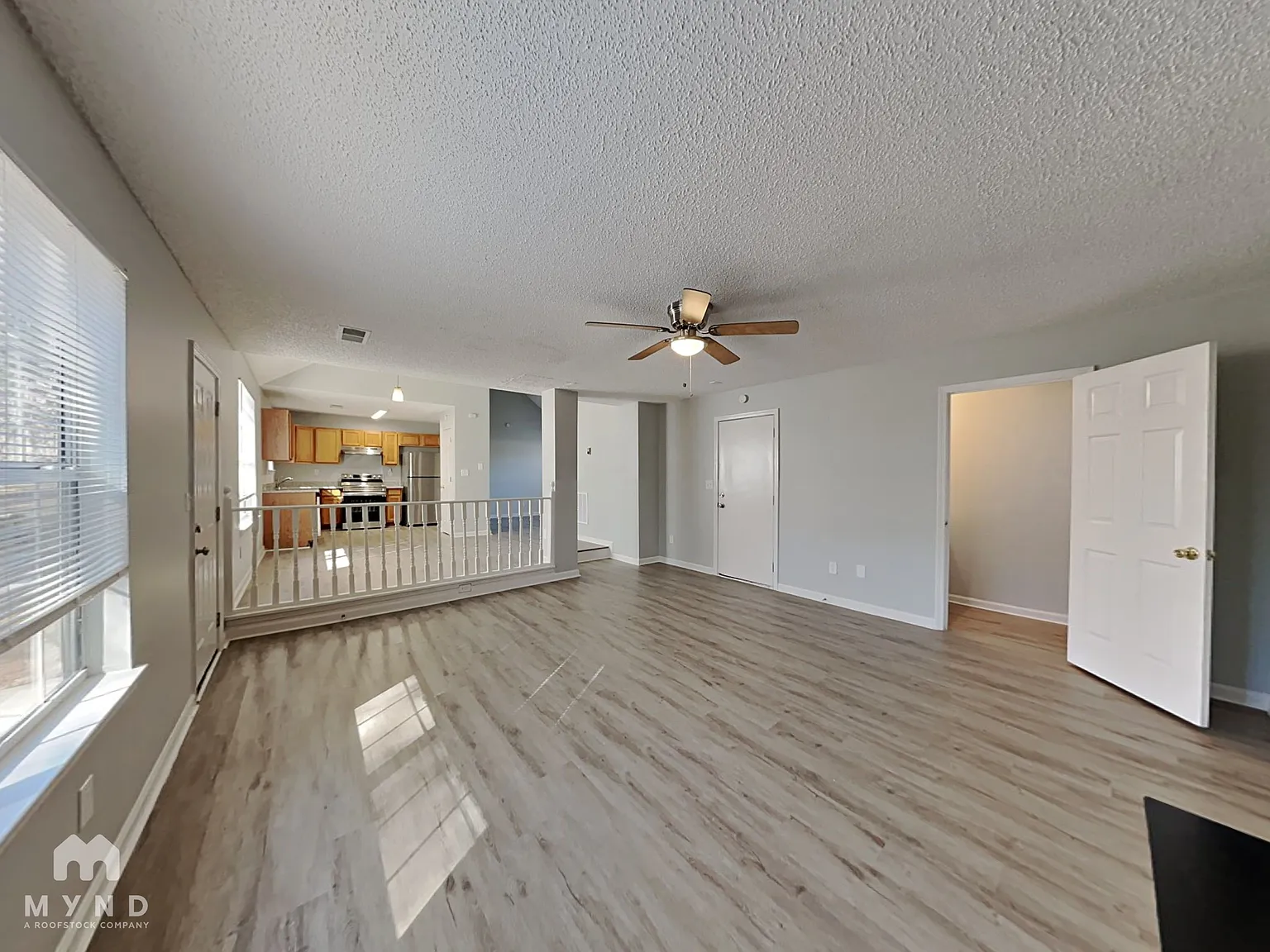 3 bed, 2.5 bath, 1432 sqft, $2,010 — Photo 3