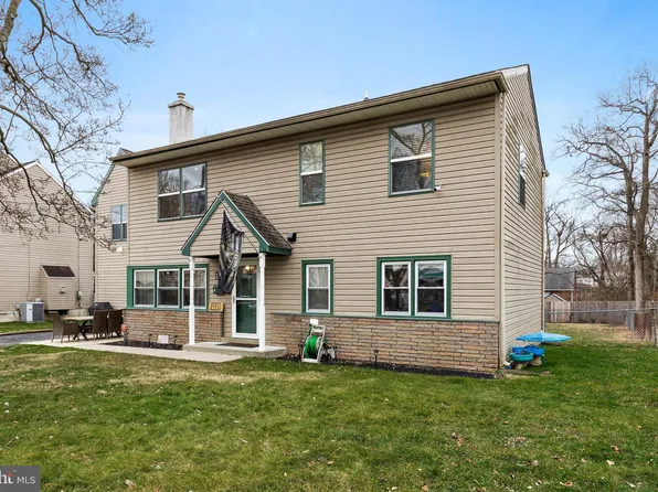 421 Lawnton Ter, Holmes, PA 19043