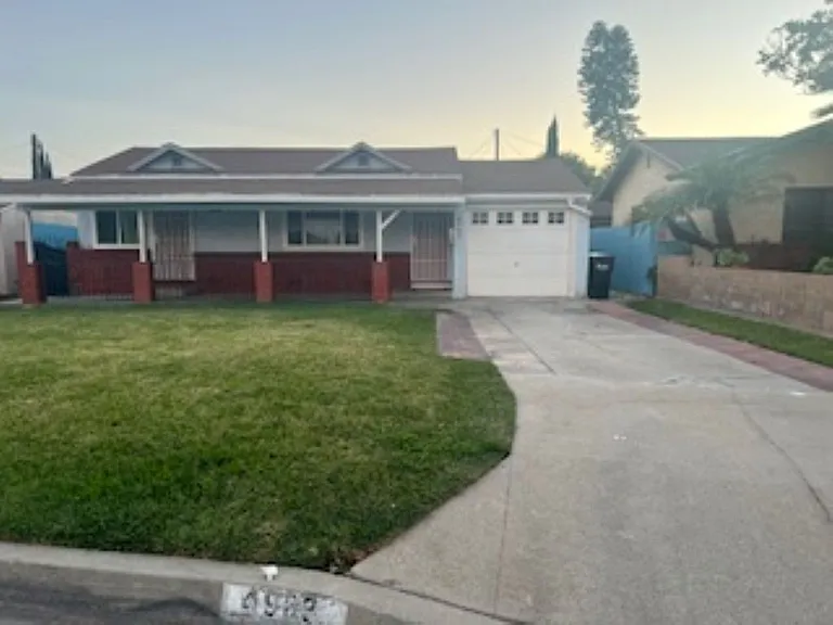 4963 Sereno Dr — Photo 2