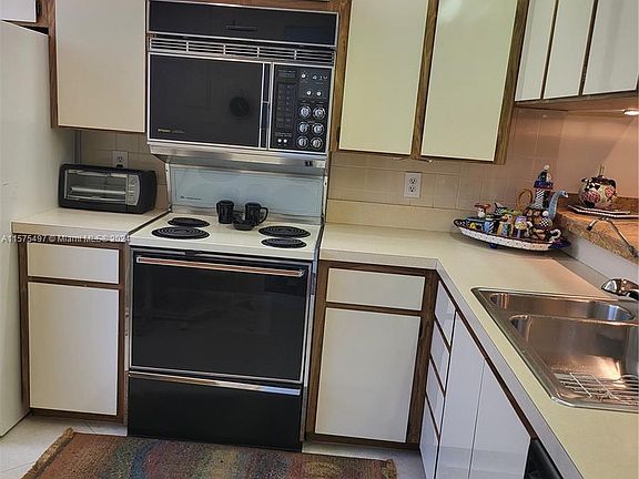 5th image of 1703 Whitehall Dr APT 104