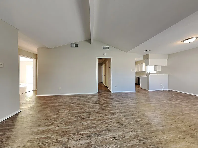 3 bed, 2.0 bath, 1625 sqft, $1,775 — Photo 4