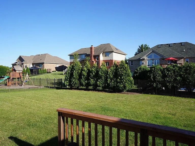 8566 Huckins Dr — Photo 27