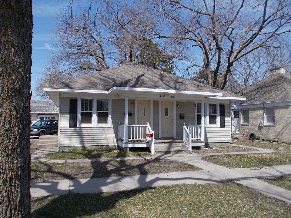 1st image of 2406 W 1st St