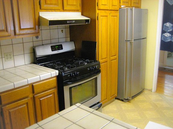 3rd image of 1070 Lois Ave