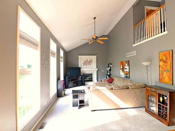 2nd image of 7801 N Amoret Ave