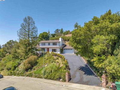 10510 Englewood Dr, Oakland, CA, 94605