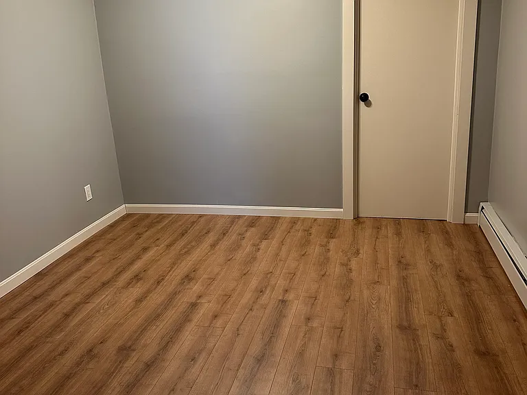 596 Beaver St — Photo 5