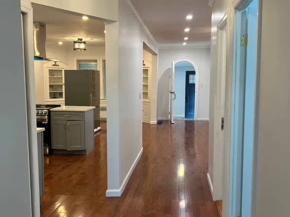 13916 230th Pl, Springfield Gardens, NY 11413