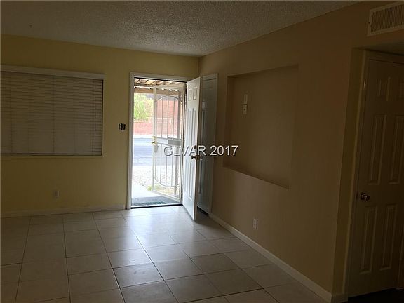4th image of 1003 Salem Dr