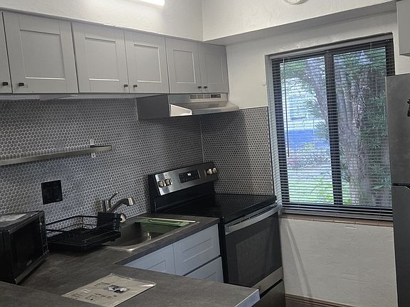3rd image of 515 S 20th Ave #1