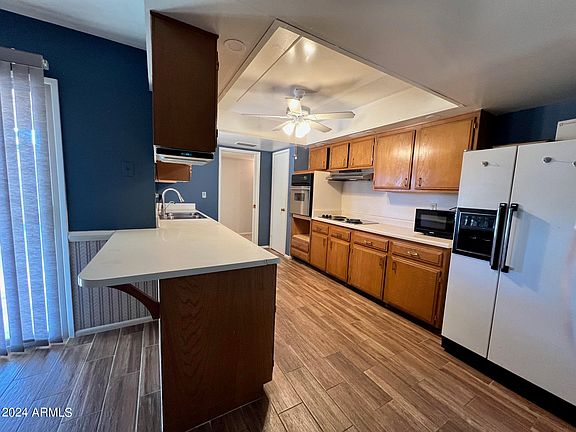 5th image of 10435 W Roundelay Cir