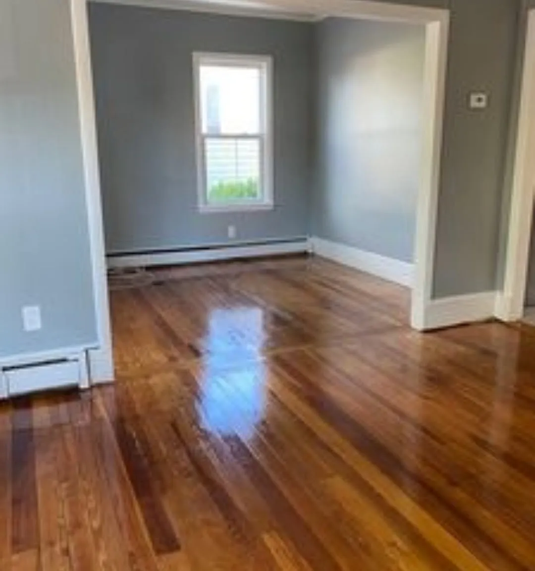 2 bed, 1000 sqft, $1,800 — Photo 2