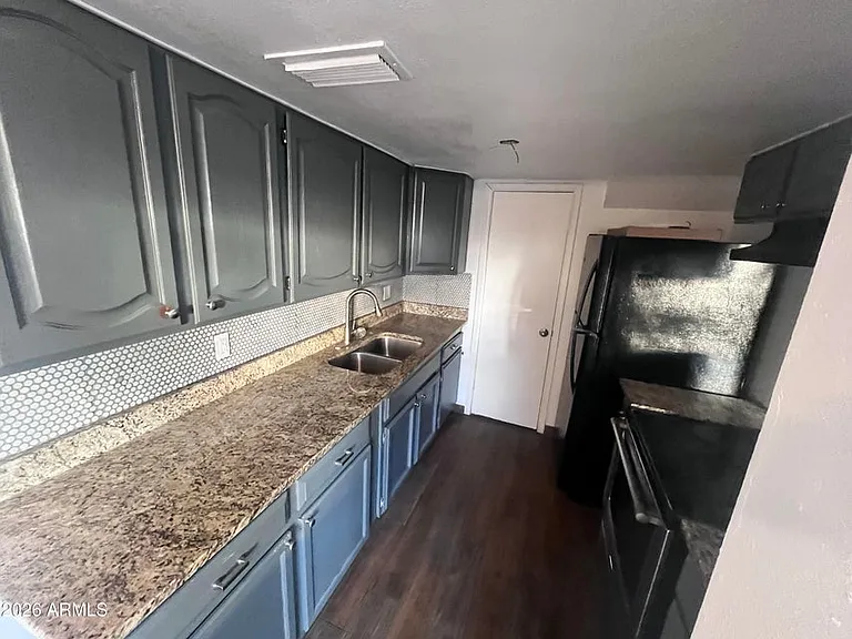 8426 N 34th Dr — Photo 3