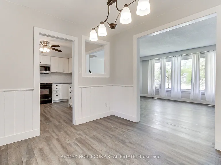 17 Larkdale Cres — Photo 15