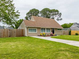 1812 Meadow Lake Dr, Norfolk, VA 23518