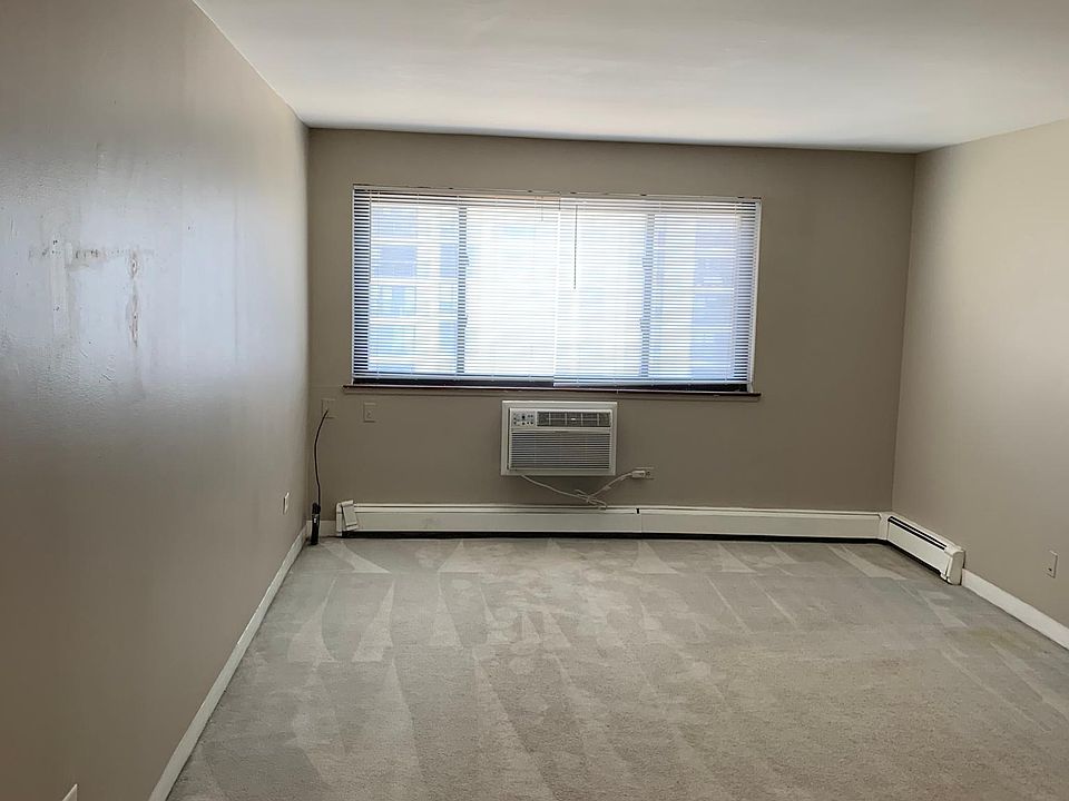 1st image of 607 W Wrightwood Ave APT 605