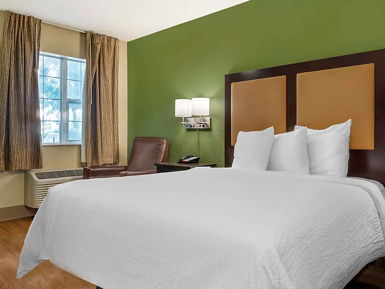 Studio Suite - 1 Queen Bed