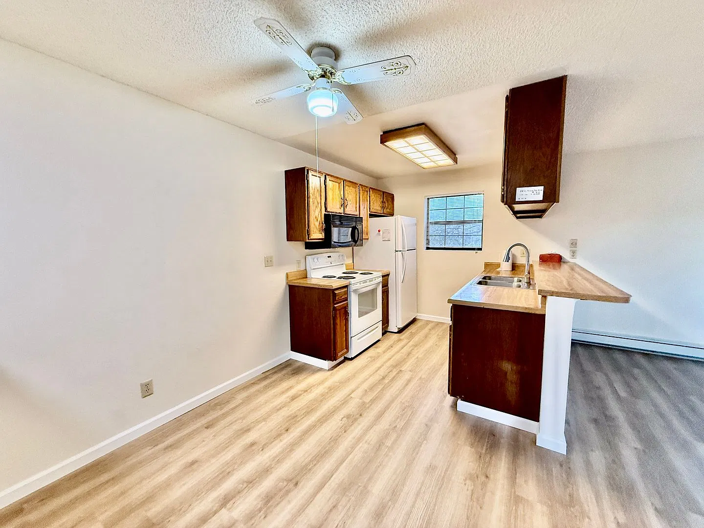 Charming 2-Bed Condo with Mountain Views in 55+ Community Off Palmer Park — Photo 2