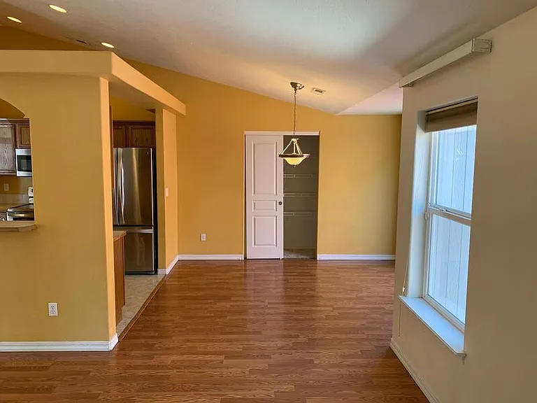 5708 Ochoco Ln — Photo 4
