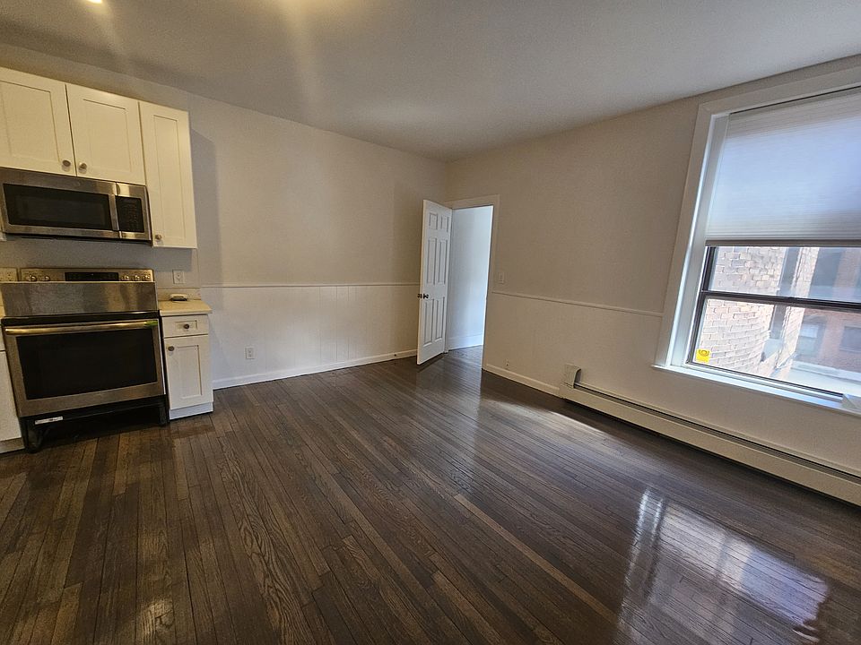 1st image of 499 Beacon St APT 9