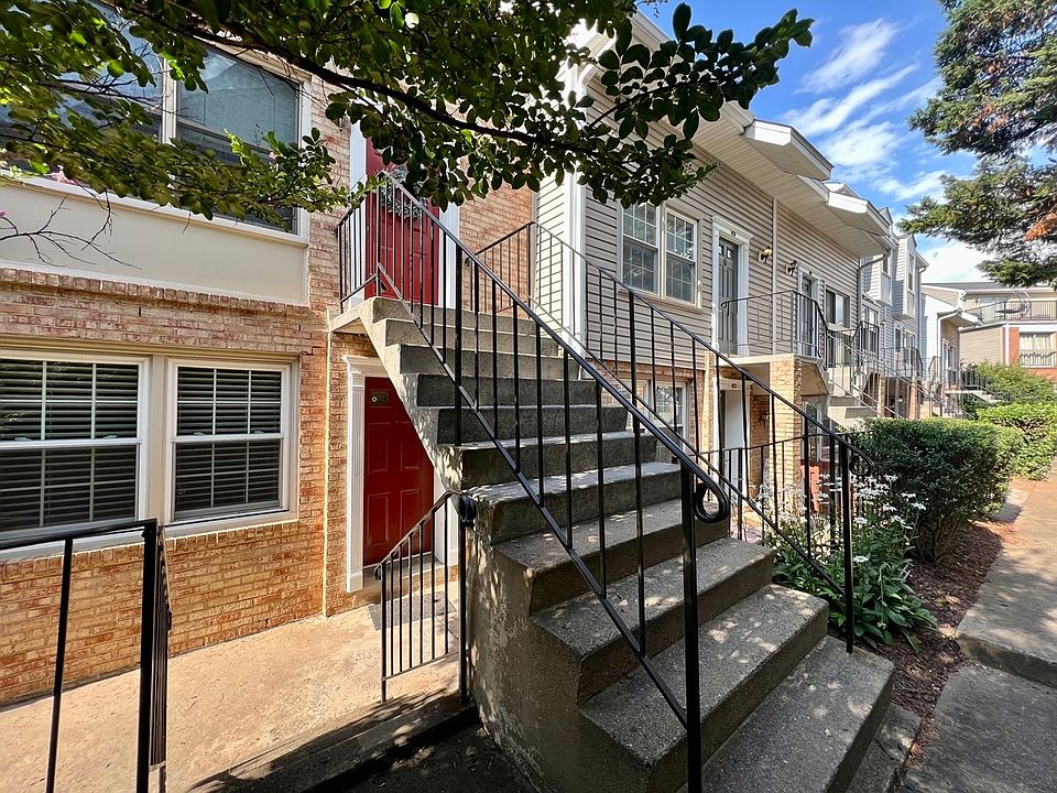 1st image of 144 N Bedford St #A
