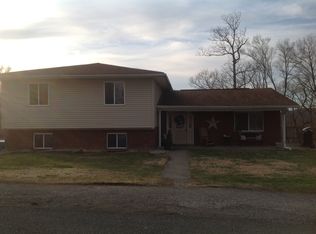 41 Lotus Dr, Huntington, WV 25704