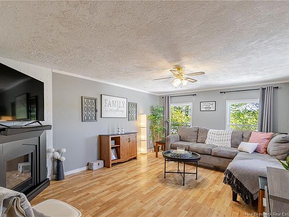 3rd image of 34 Elmdale Cres