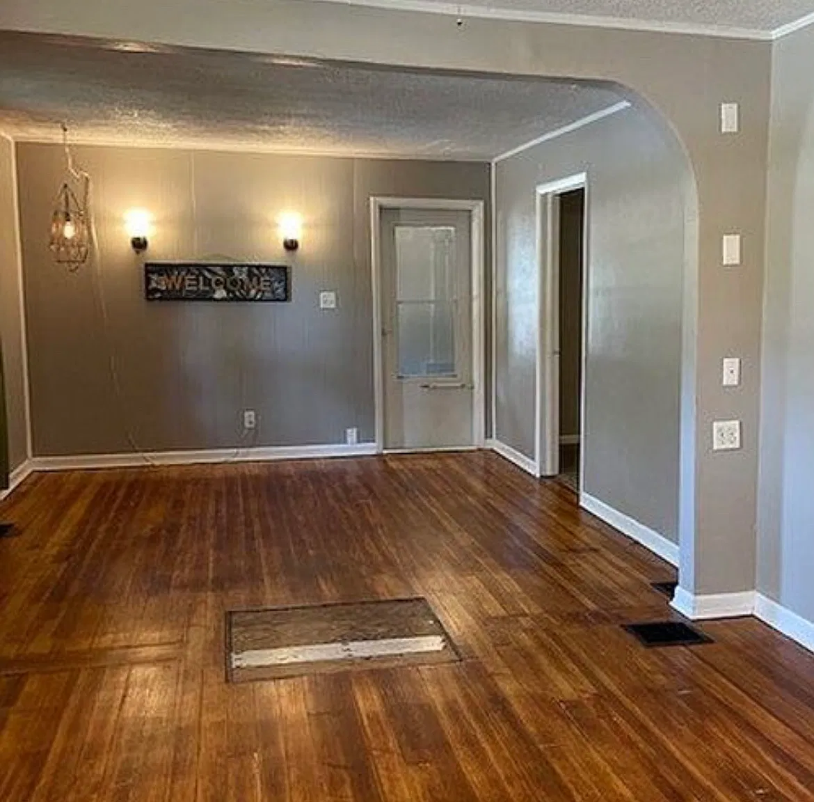 3 bed, 1328 sqft, $1,800 — Photo 1