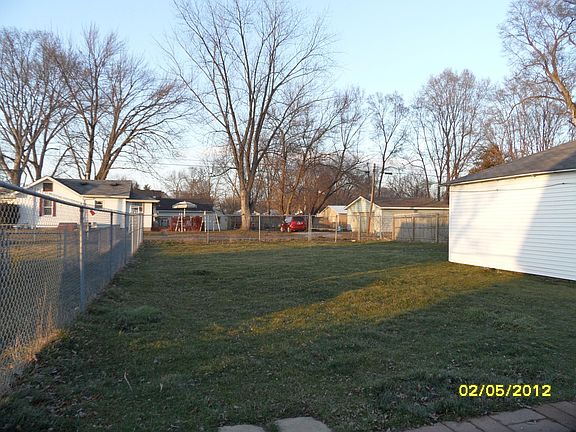 4th image of 214 Lincolnway W