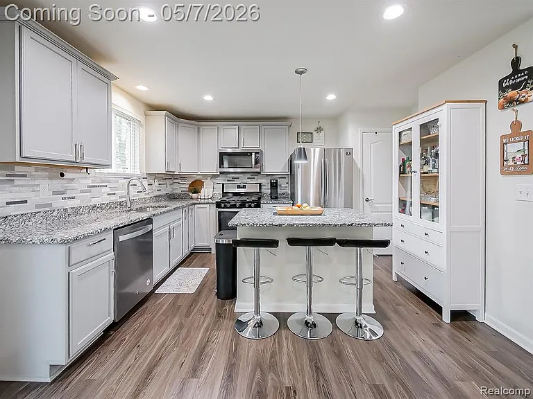 8640 Quincy Dr — Photo 5